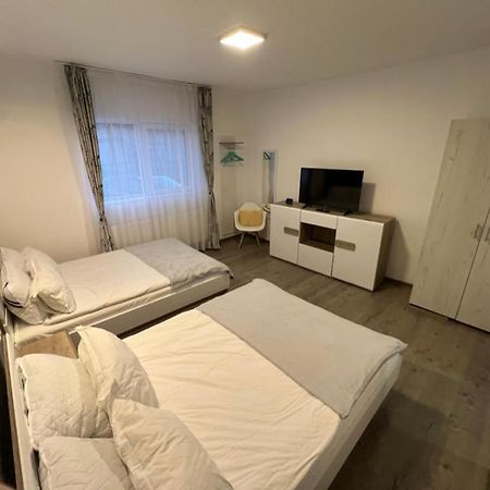 1-Beadroom Apartment With Free Parking Turda Exteriér fotografie