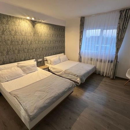 1-Beadroom Apartment With Free Parking Turda Exteriér fotografie