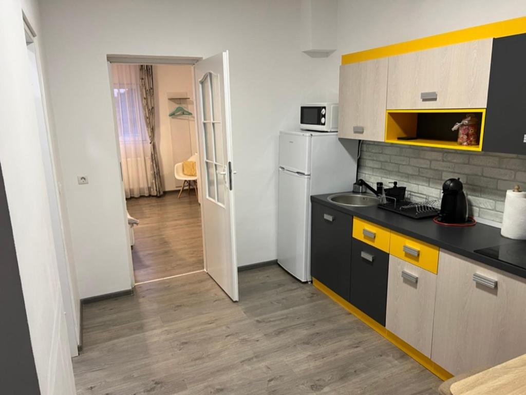1-Beadroom Apartment With Free Parking Turda Exteriér fotografie
